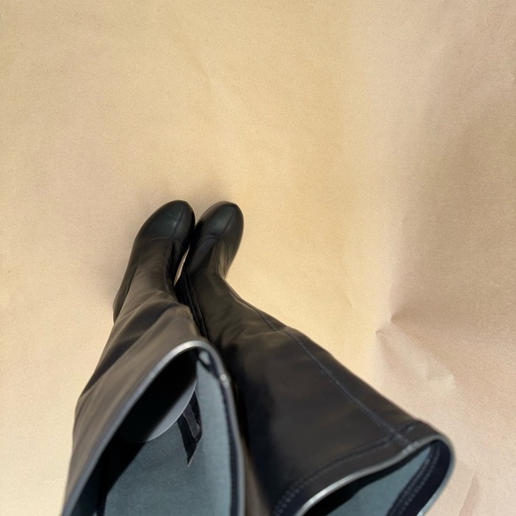 Sleek Black Over the Knee Boots - Picture 3 of 8